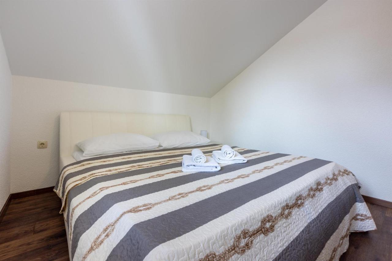 Apartments Mirela Crikvenica Extérieur photo