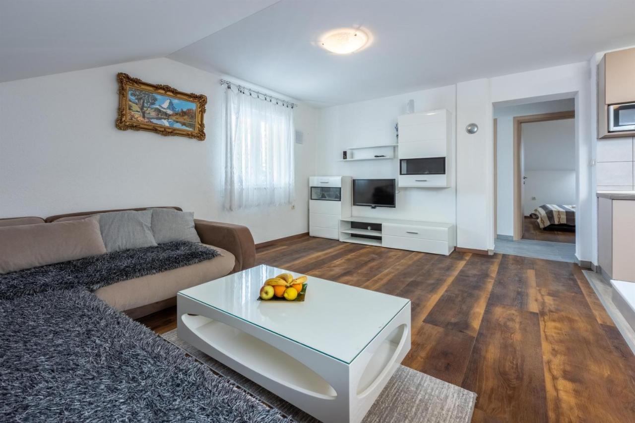 Apartments Mirela Crikvenica Extérieur photo