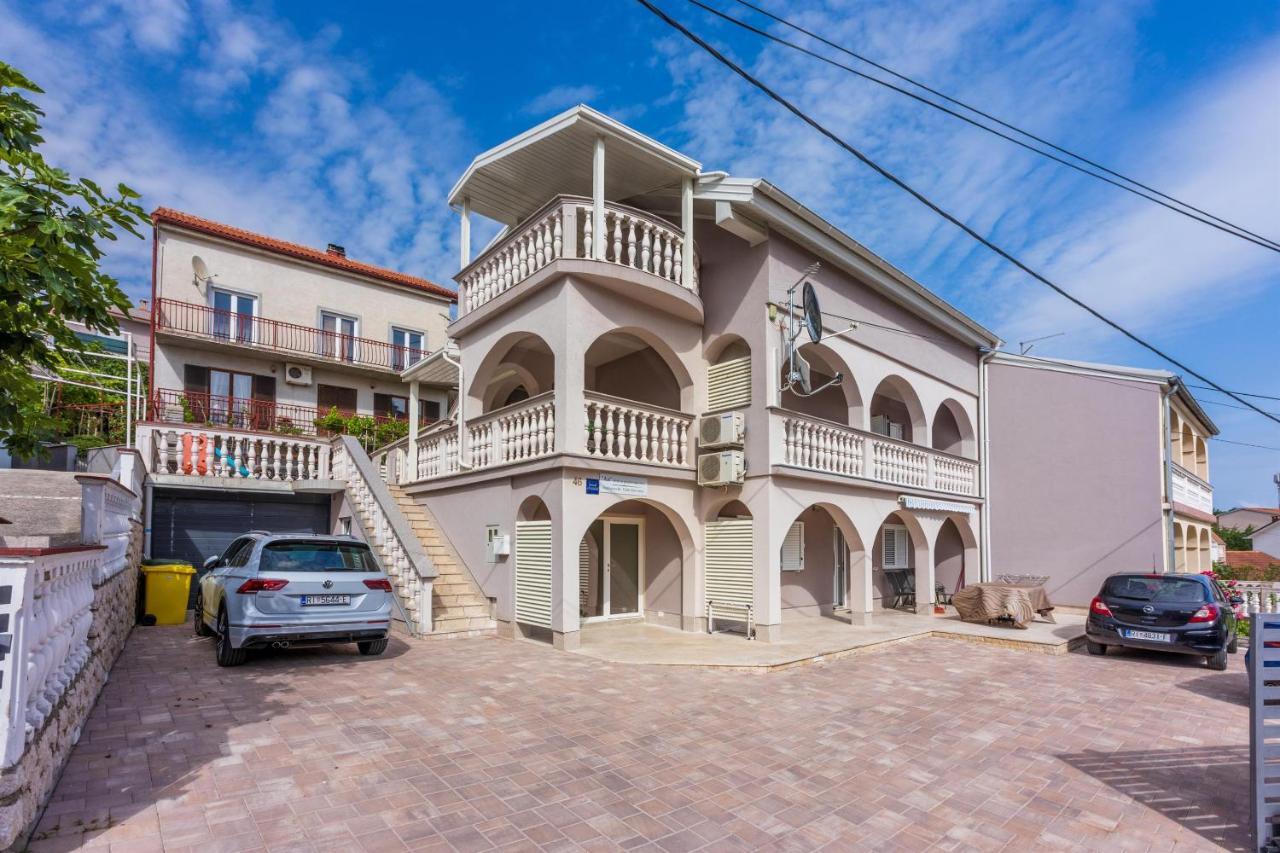 Apartments Mirela Crikvenica Extérieur photo